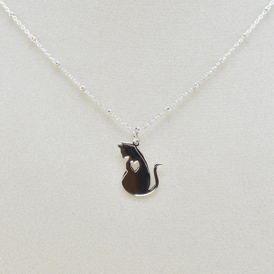 Elizabeth Jewelry Cat with Heart Necklace on jewelry form