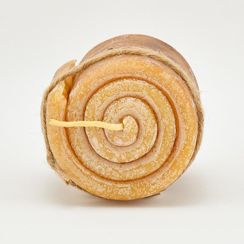 Load image into Gallery viewer, Primitive Lights Cinnamon Roll Fragrance Beeswax Candle, 6oz.
