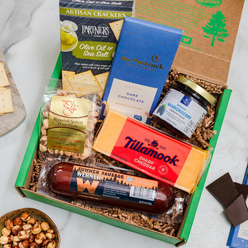 Load image into Gallery viewer, Bite Of Oregon Cheese Gift Basket
