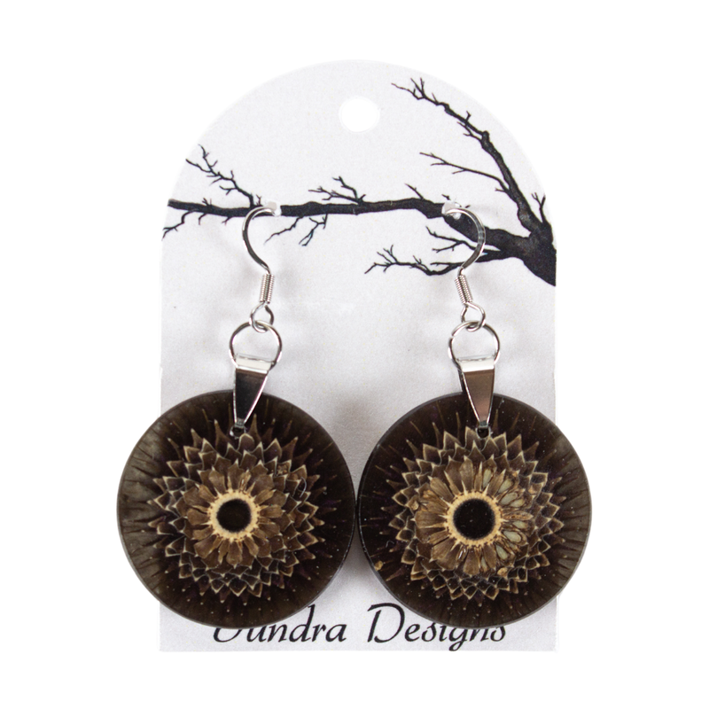 Load image into Gallery viewer, Teasel Black Resin Round Earrings
