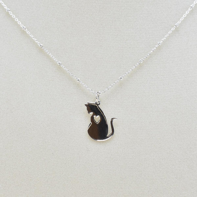 Elizabeth Jewelry Cat with Heart Necklace