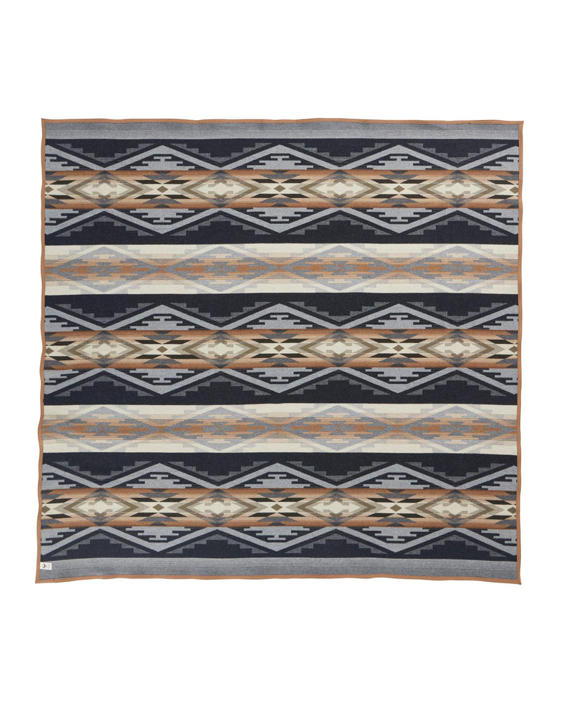 Load image into Gallery viewer, Pendleton Tumalo Ridge Robe Wool Blanket, Twin
