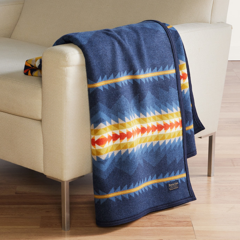 Load image into Gallery viewer, Pendleton Cascadia Robe Wool Blanket, Twin
