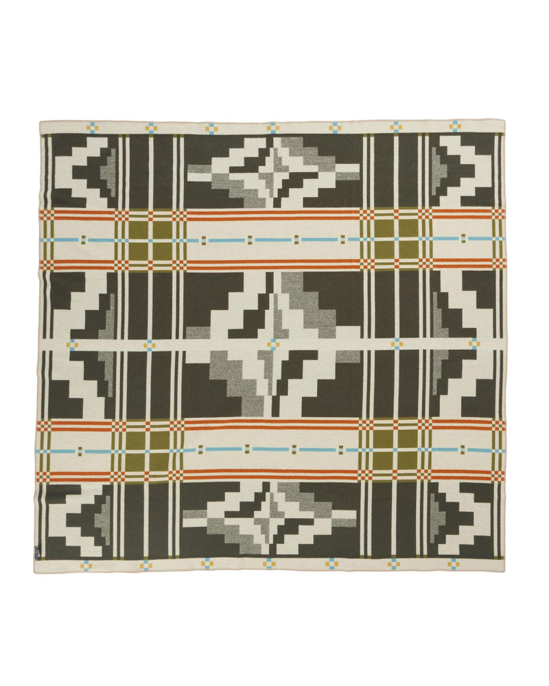 Load image into Gallery viewer, Pendleton Seven Springs Robe Wool Blanket, Twin
