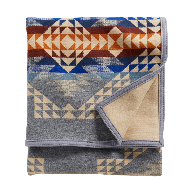 Load image into Gallery viewer, Pendleton Smith Rock Wool Blanket Queen Folded
